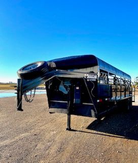EASLEY TRAILER 6'8" X 24' GN ELECTRIC JACK